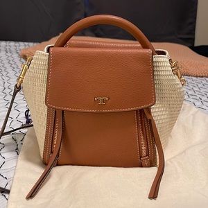 Gently used tory burch cross body